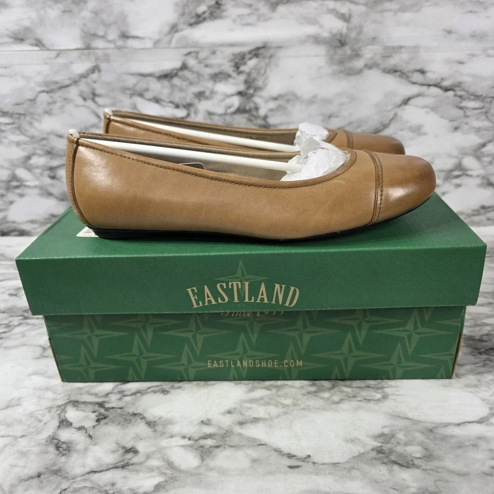 Eastland Womens Gia Size 8W Memory Foam In Wheat Color New In Box